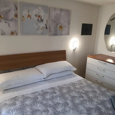 Casetta A Monte Sant'a * Monte SantʼAngelo